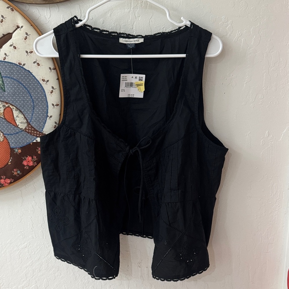 American Eagle black eyelet lace tie chest tank top Xl nwt flaw